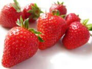 Strawberries, Spinach, Kale High ‘Soiled Dozen’ Checklist Once more strawberries