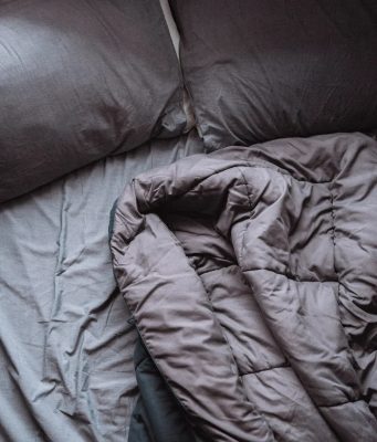 Medical Experts Talk About the Considerations in Choosing a Weighted Blanket
